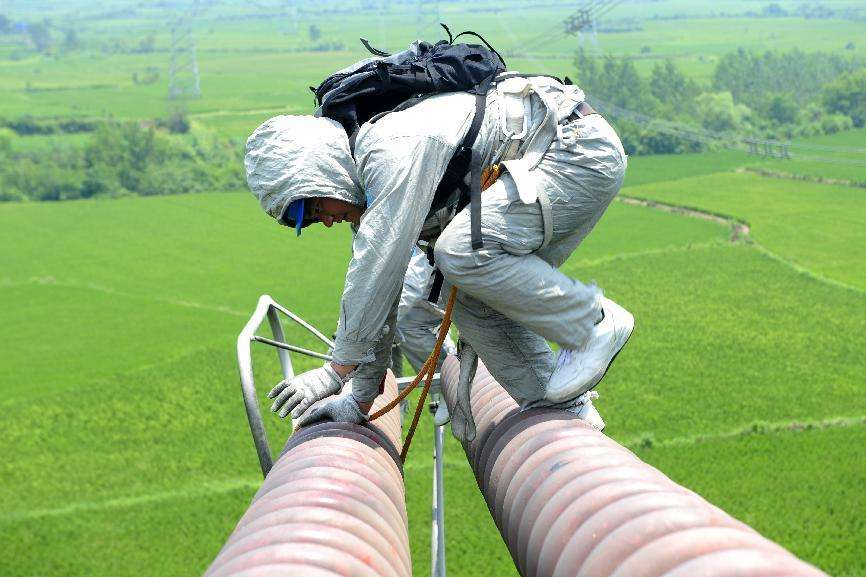 中环学校 焊工办理毕业照