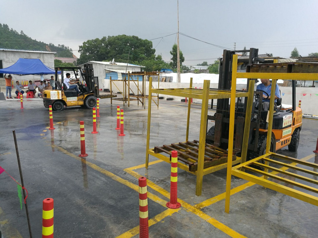 中环学校 焊工培训毕业照